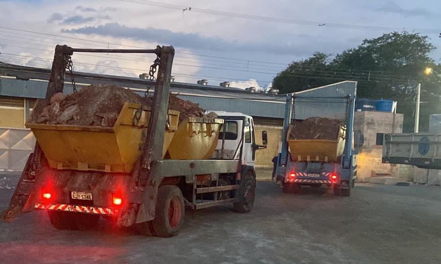 
                                        Locação de caçambas para remoção de entulho 